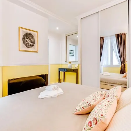 Montorgueil - Hyper Centre - Chatelet 3min Parigi